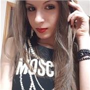 Studentessa di giurisprudenza al primo anno diplomata al liceo scientifico. Le lezioni sono rivolte dai ragazzi delle medie ai ragazzi delle superiori